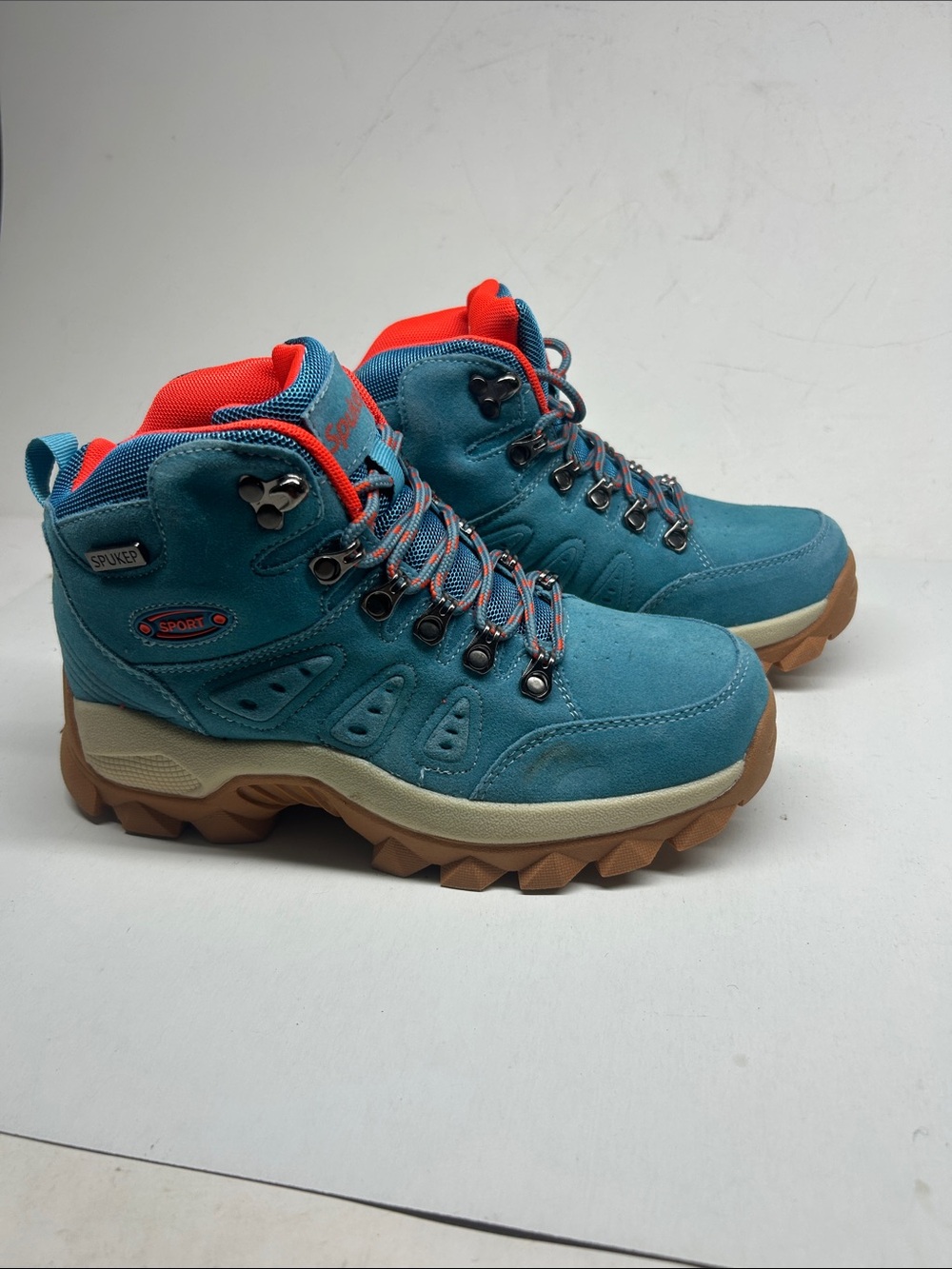 Women's hiking-style boots